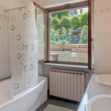 Grazia - Bilocale Con Vista E Giardino Daire