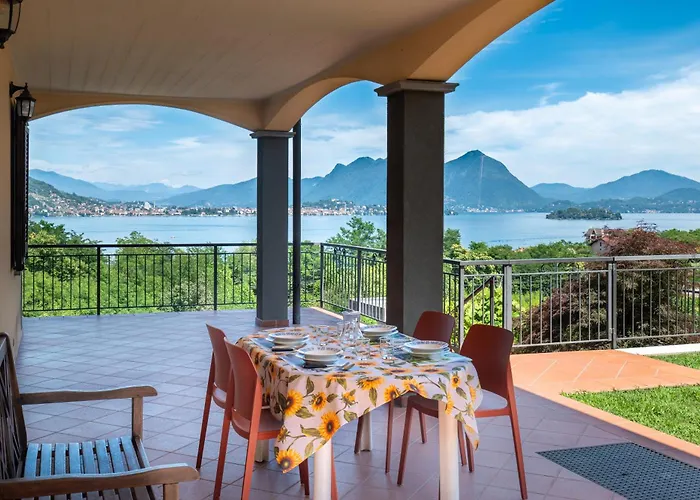 Grazia - Bilocale Con Vista E Giardino Lejlighed Baveno